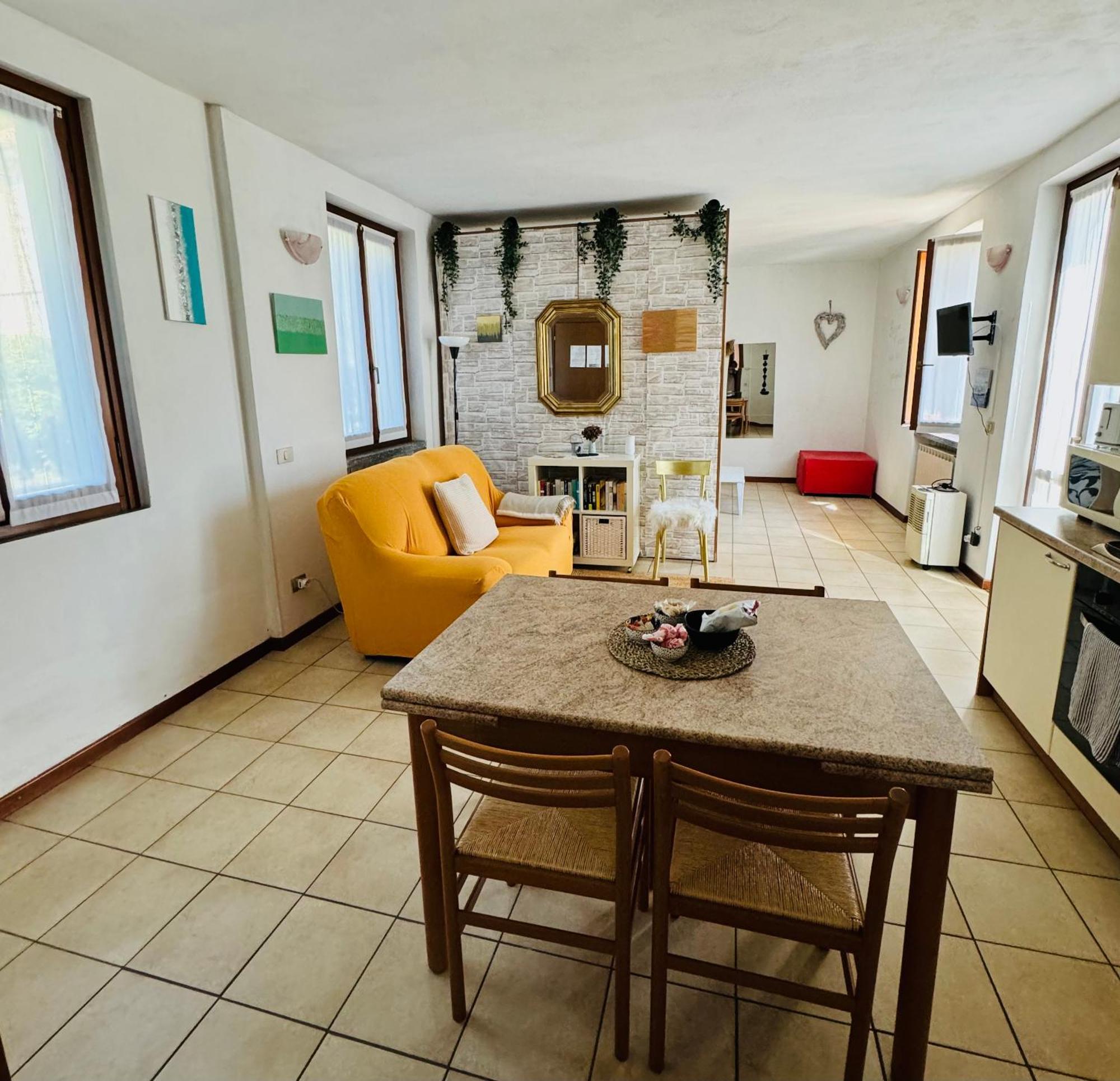 Casa Nonna Elide Daire Besozzo Dış mekan fotoğraf